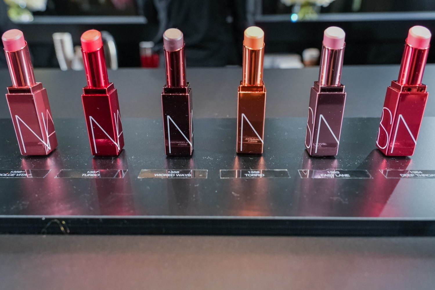 NARS20年春コスメ、全12色入りのアイシャドウパレット＆シアーな色付きのリップバームなど｜写真5