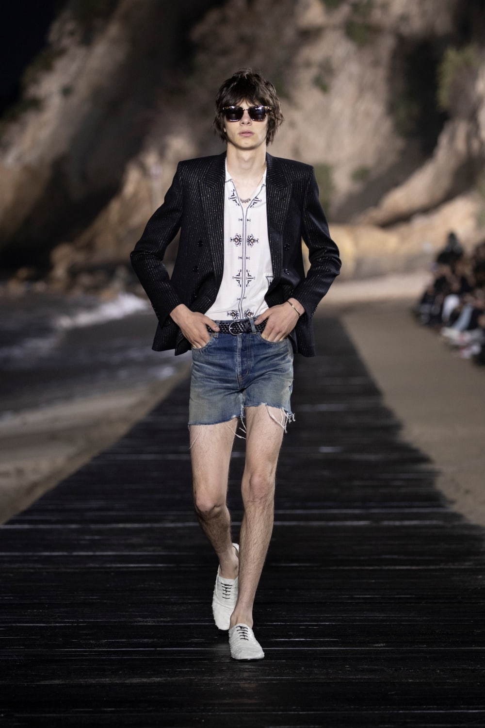 写真6 12 メンズテーラードジャケットのおすすめコーデ 春夏 人気ブランドのカジュアルな着こなしを特集 ファッションプレス