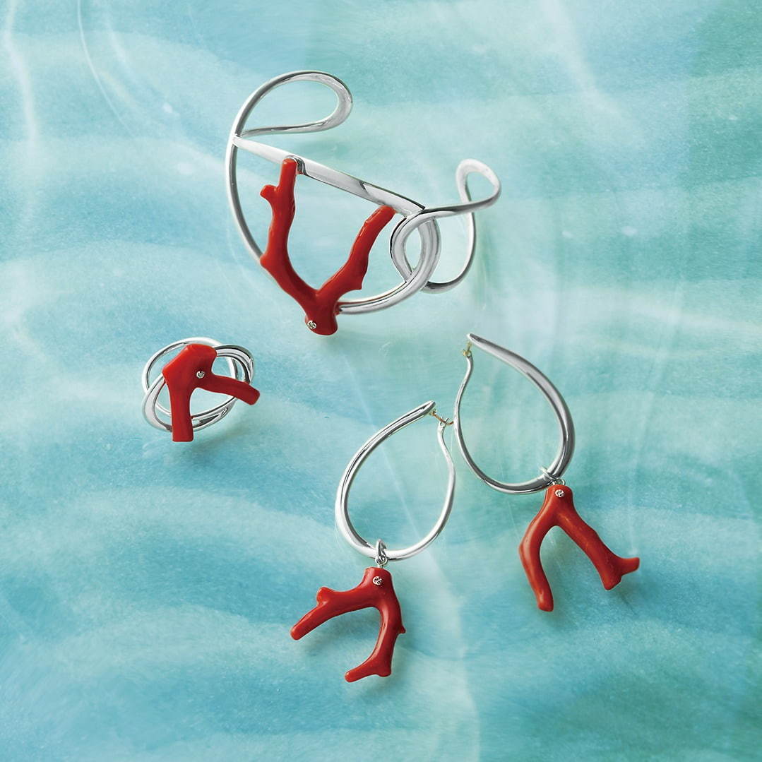 アガット 海からの贈り物 ジュエリー 赤サンゴ モチーフのリングやナチュラルな パール ピアス ファッションプレス