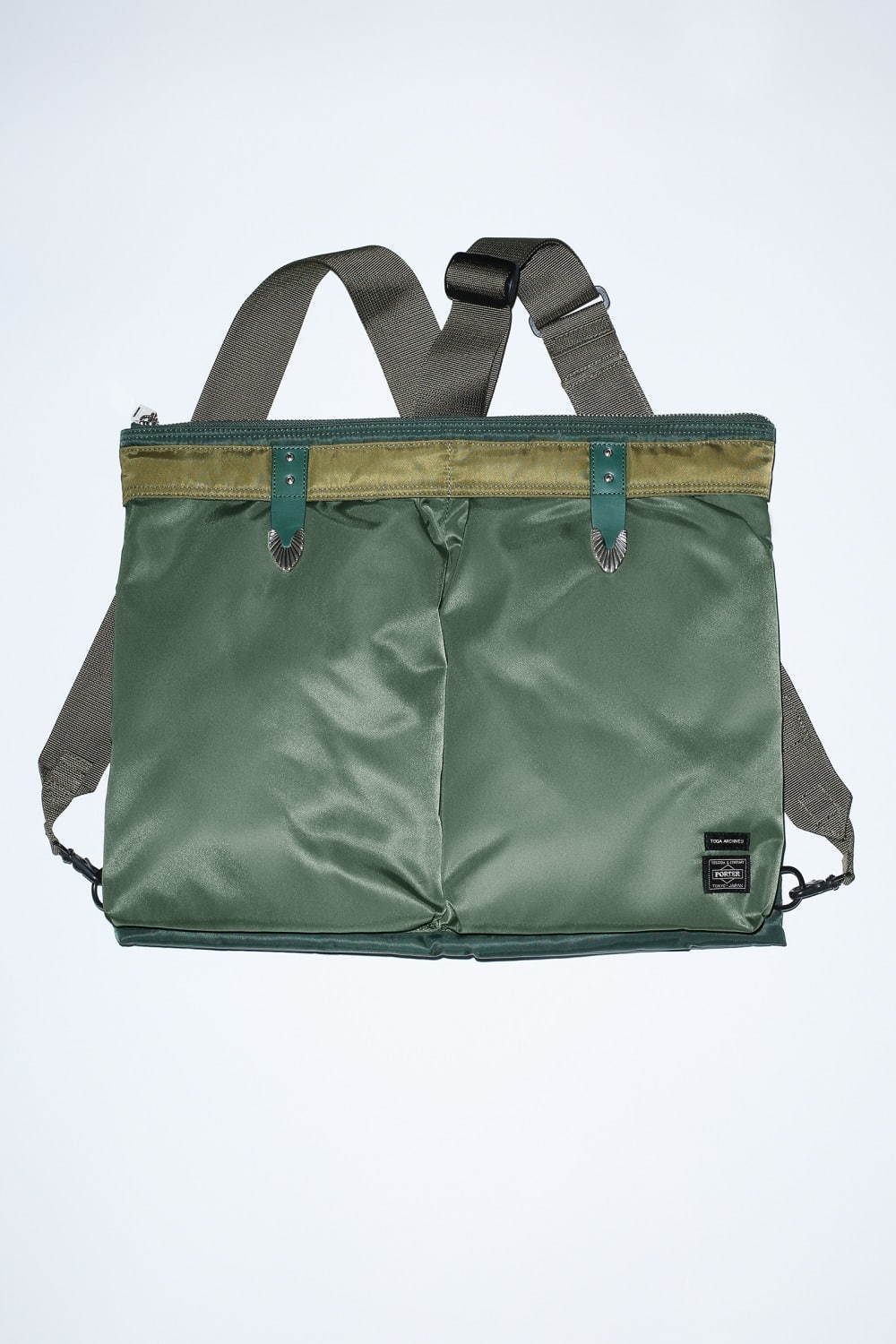 トーガ × ポーターコラボバッグ第2弾、コンチョを配したベルト バッグ