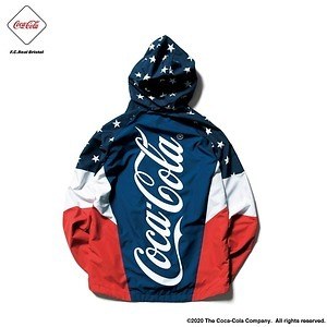 F.C.R.B.×「コカ·コーラ」ロゴを配したジャケットやフーディー