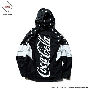 F.C.R.B.×「コカ·コーラ」ロゴを配したジャケットやフーディー、星