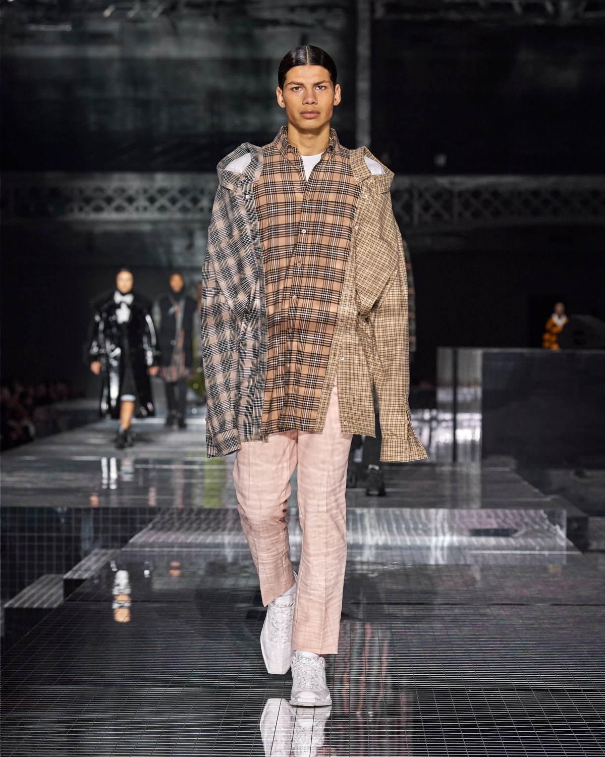 バーバリー(BURBERRY) 2020-21年秋冬メンズコレクション  - 写真22