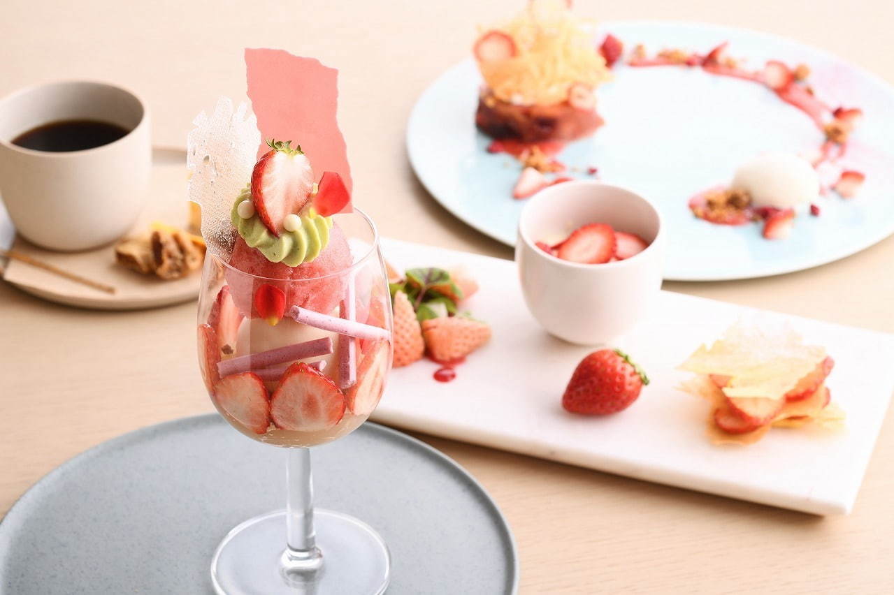 フルーツのコース料理専門店 銀座 フルーツサロン に苺を贅沢に使った新作フルコース ファッションプレス