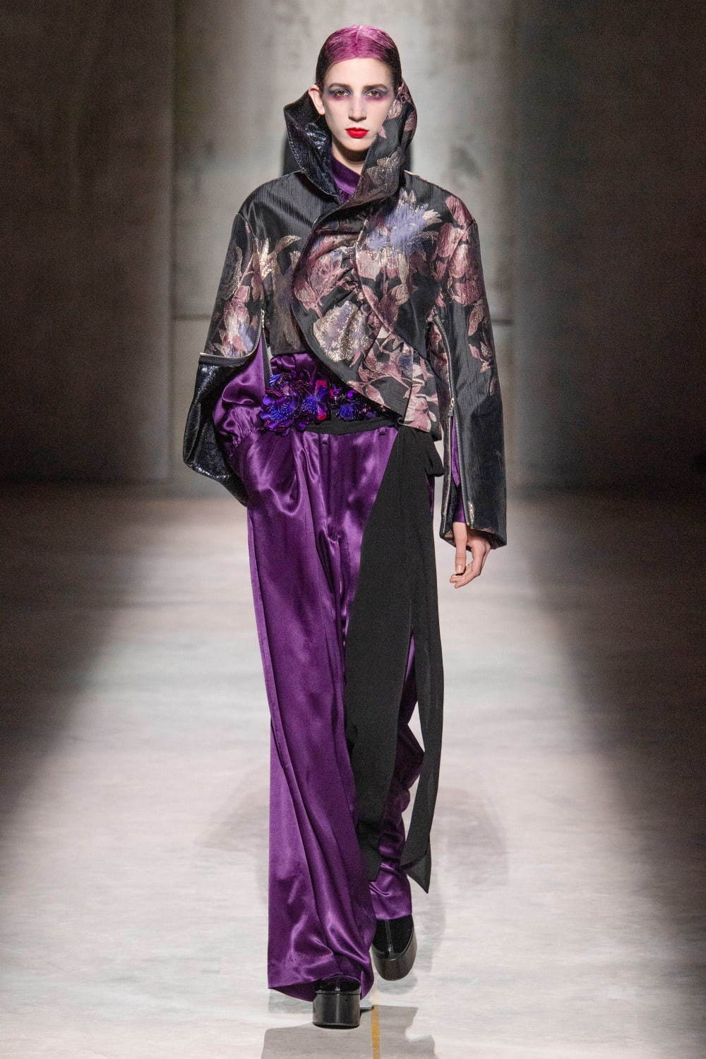 ドリス ヴァン ノッテン(DRIES VAN NOTEN) 2020-21年秋冬ウィメンズコレクション  - 写真49