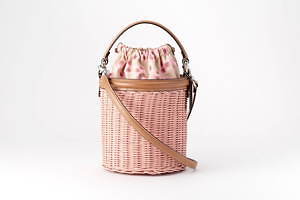 コーチの「サクラ」バッグ＆財布、“ピンクグラデ”カラーの桜プリントが ...