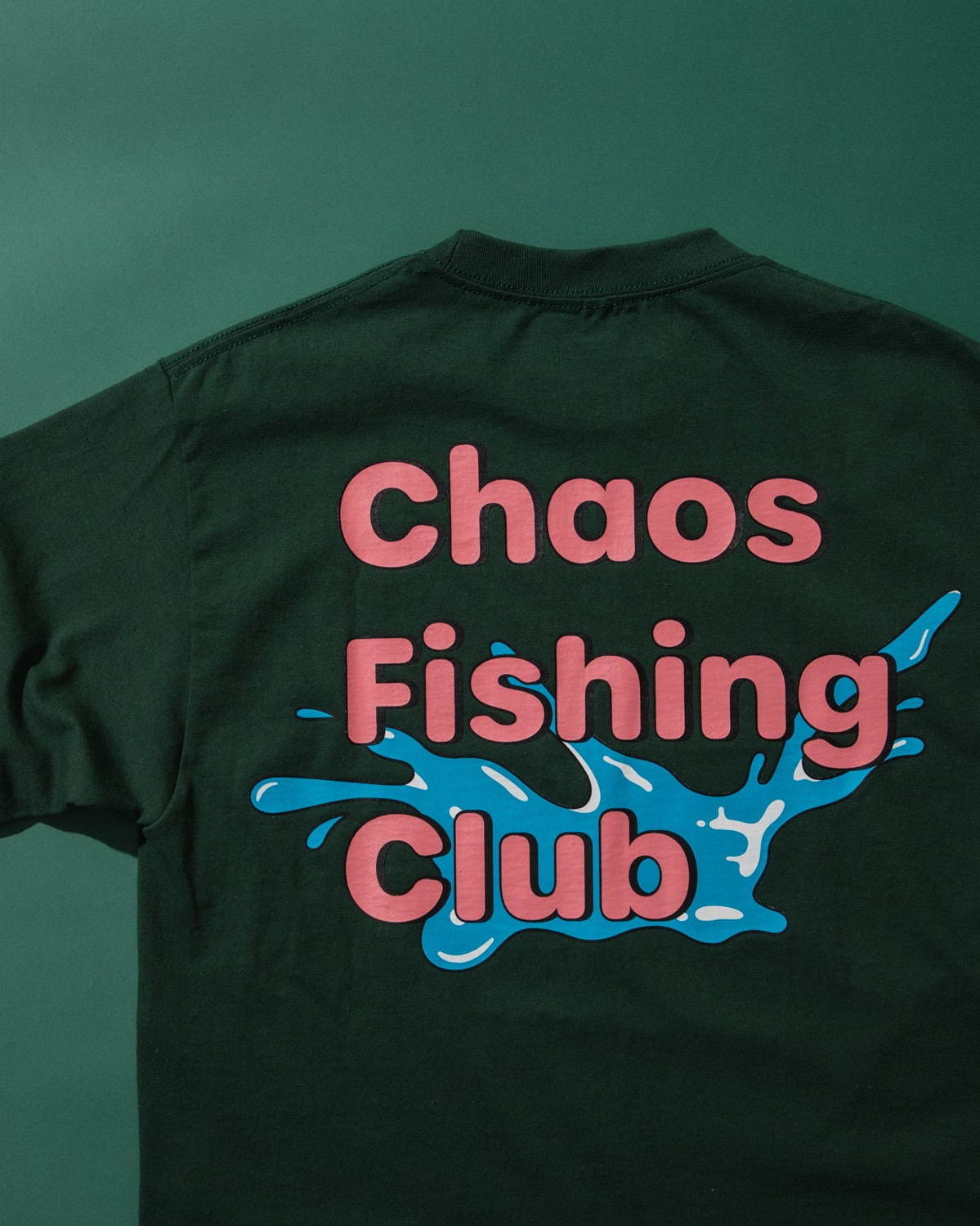 写真10 10 クロックス カオス フィッシング クラブ 暗闇で光る 別注サンダル 魚ジビッツを装飾 ファッションプレス