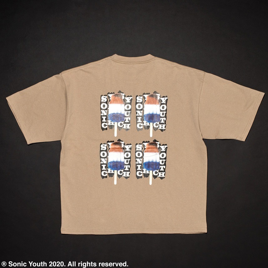ソニック・ユース×モンキータイムのTシャツ、バンドの代表的なアートワークを連続で配置 - ファッションプレス