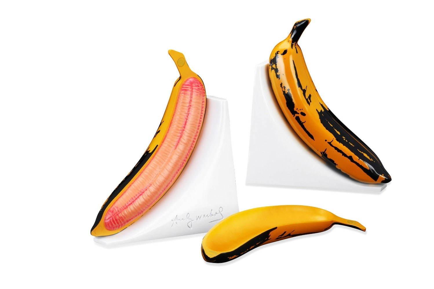 バナナの皮がむける”アンディ・ウォーホルのブックエンド、MoMA