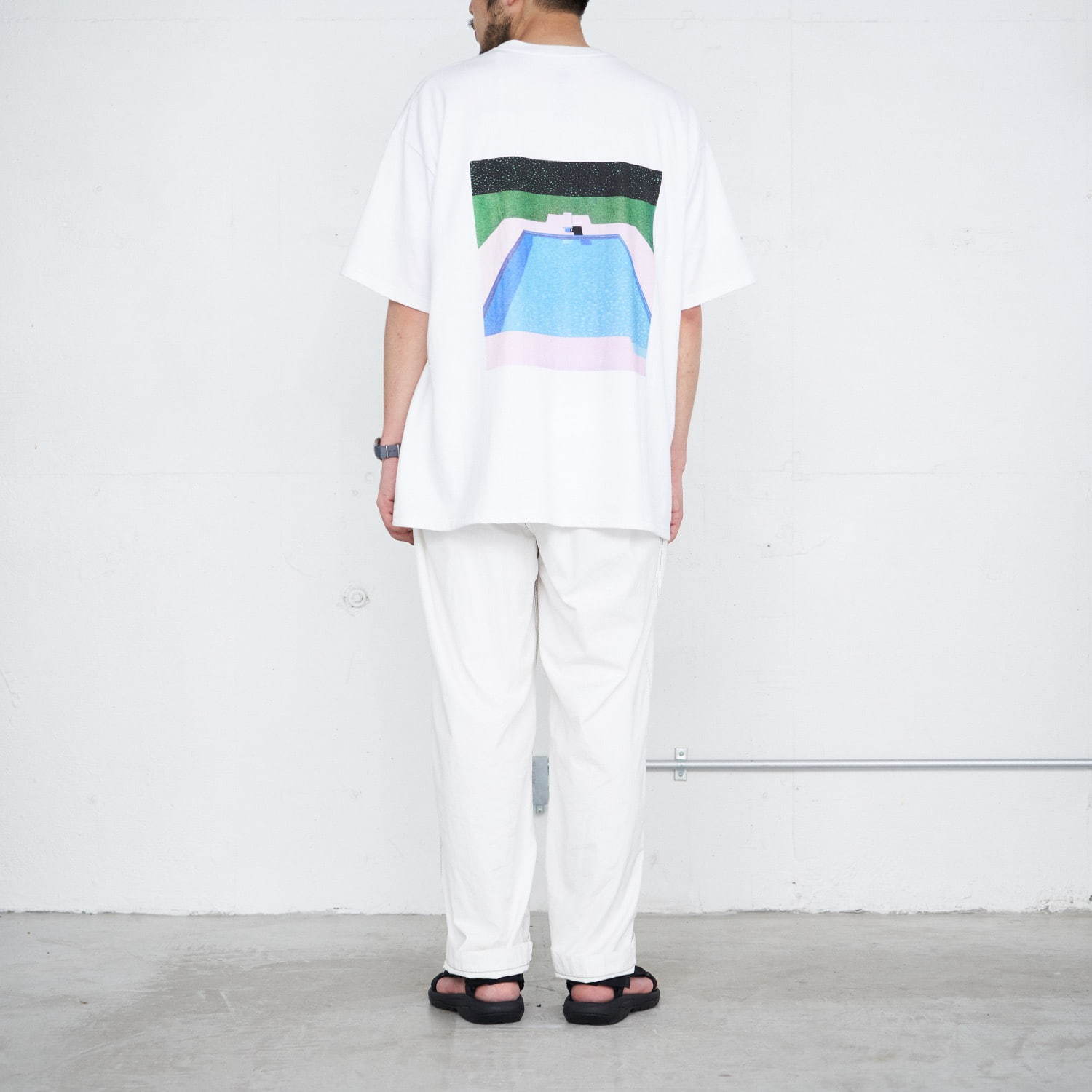 グラフペーパー×永井博の“プールサイド”プリントTシャツ、鮮やかな 