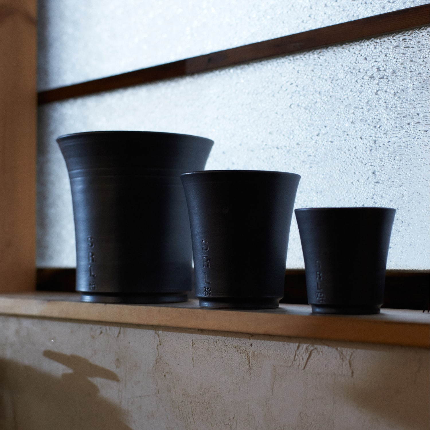 ネイバーフッド「SRL」×丹波の老舗“伝市釜”の別注植木鉢、サボテン