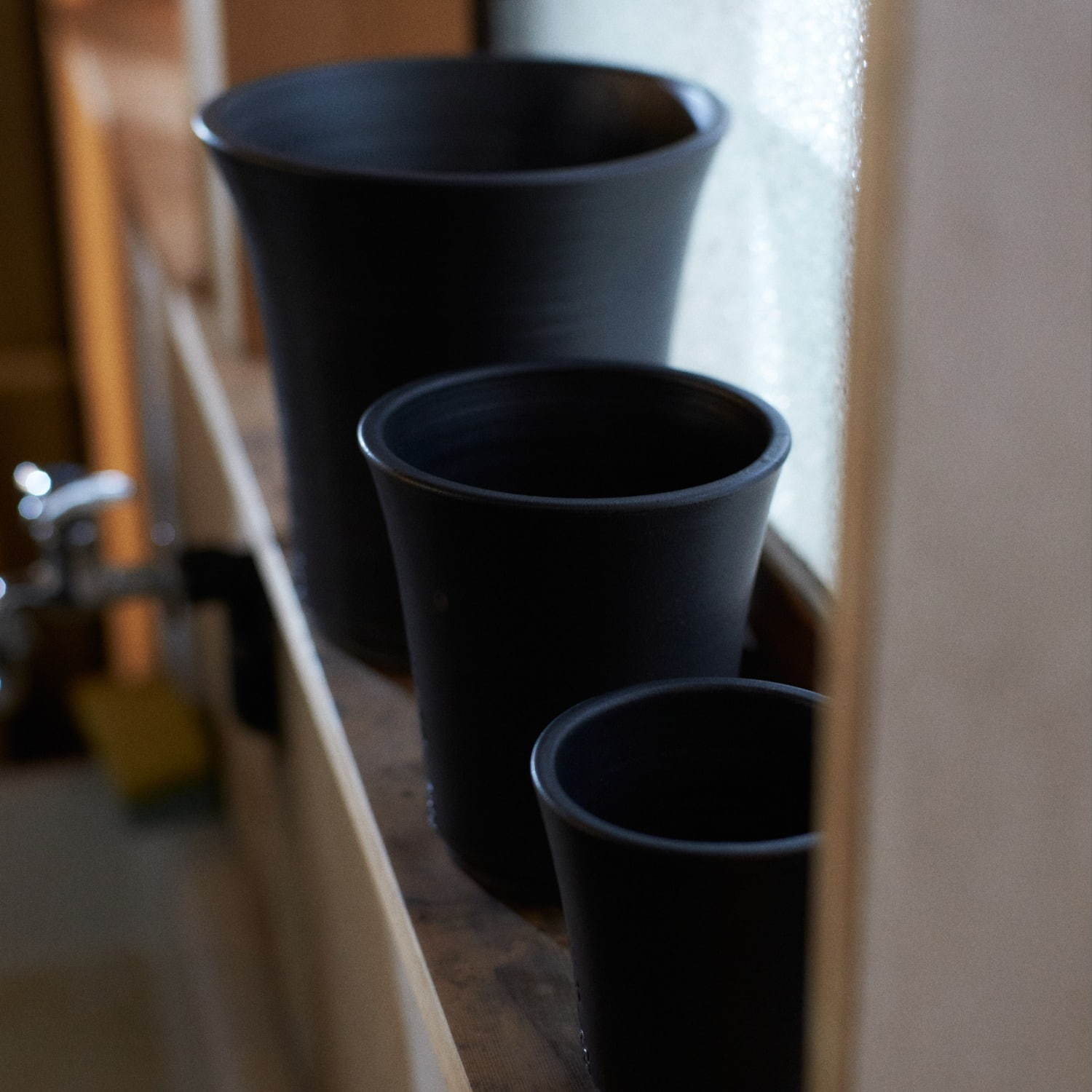 ネイバーフッド「SRL」×丹波の老舗“伝市釜”の別注植木鉢、サボテン