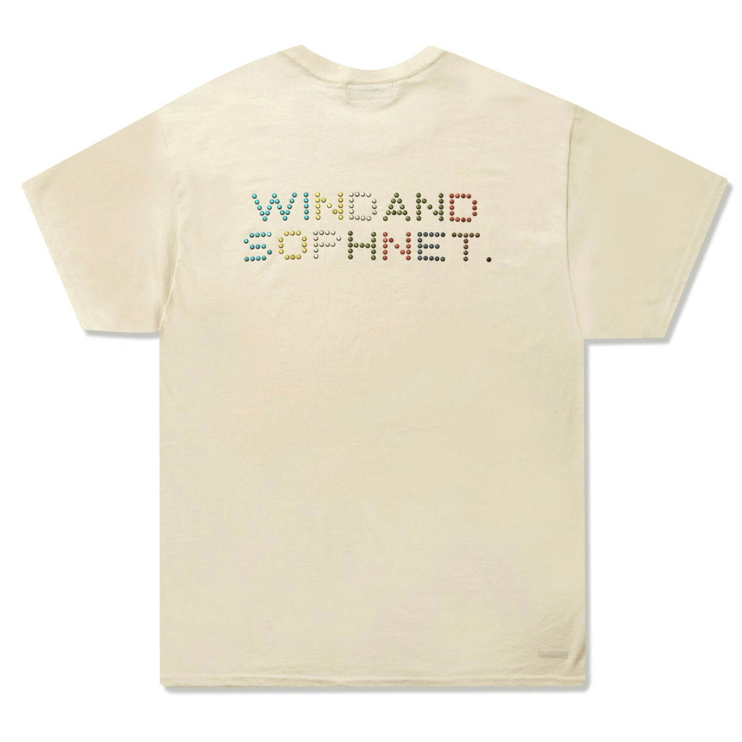 ソフネット×ウィンダンシー“ラインストーンロゴ”を配したTシャツ