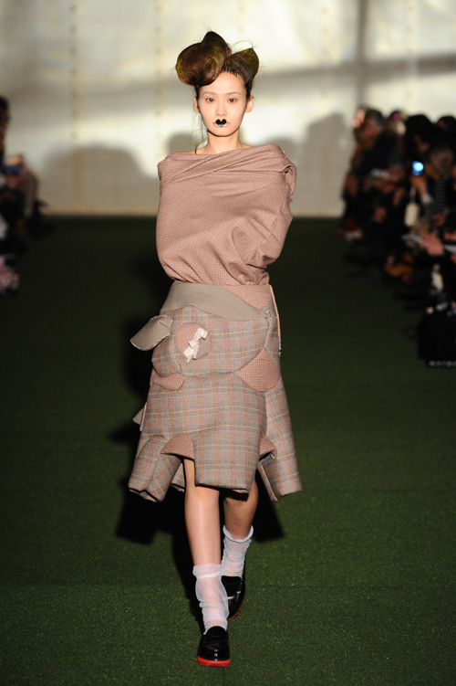 ノゾミ イシグロ オートクチュール(NOZOMI ISHIGURO Haute Couture) 2013-14年秋冬ウィメンズコレクション  - 写真11