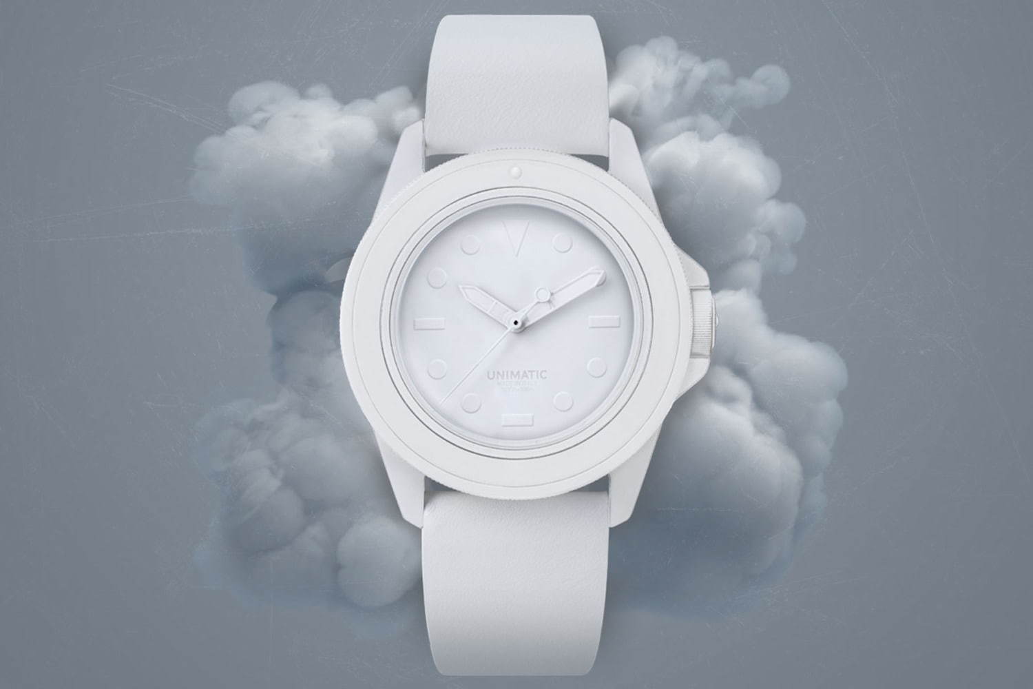 メゾン ミハラヤスヒロ×ウニマティックのコラボ腕時計、白一色に