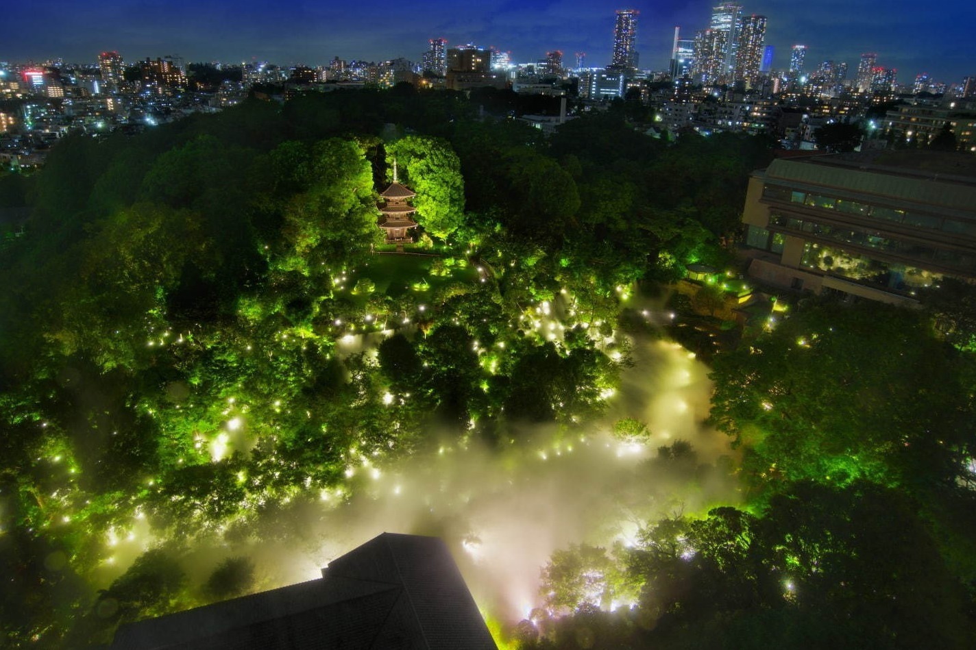 ホテル椿山荘東京の庭園がミスト量1 の 涼 雲海 に 江戸風鈴や竹籠灯りと楽しむ夏の涼 ファッションプレス