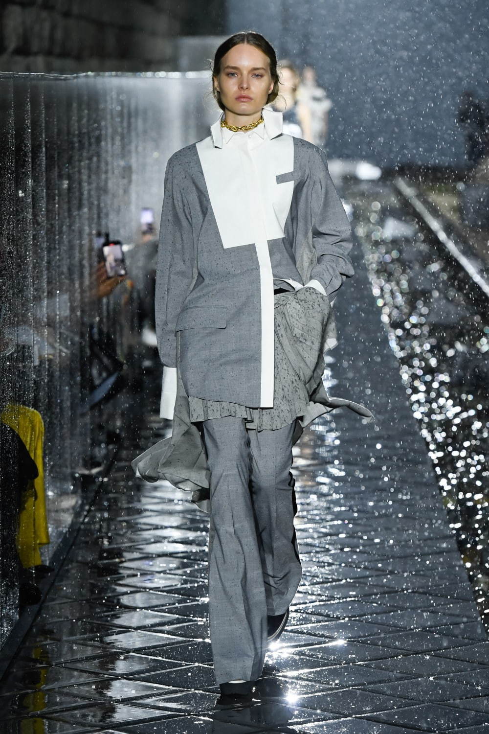 Sacai 21年春夏コレクション 貫く らしさ とシャーデーの存在 3年振り日本でのショー ファッションプレス