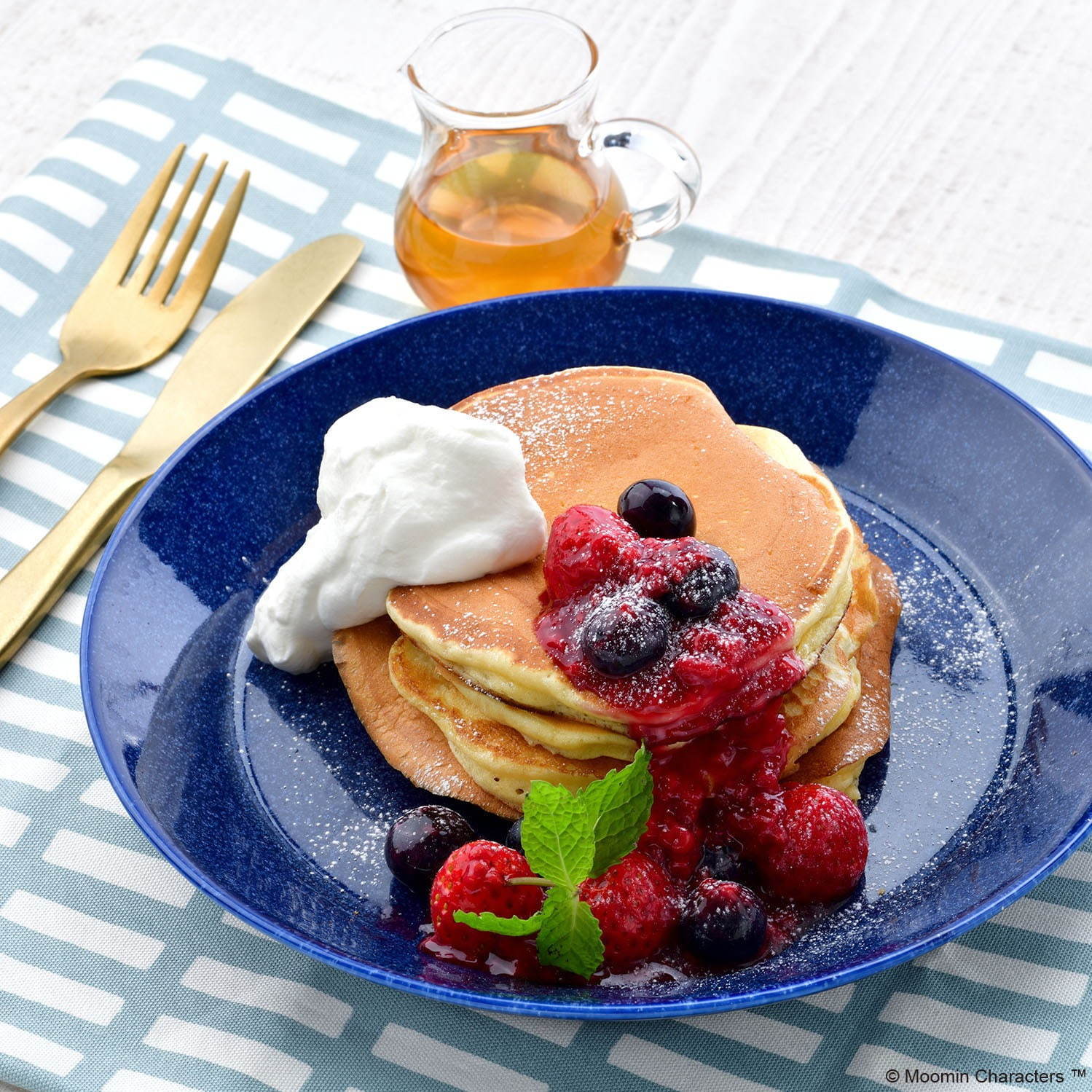 ムーミンカフェ新作パンケーキ もちもち食感の ニョロニョロ や リトルミイ をイメージしたクリーム ファッションプレス