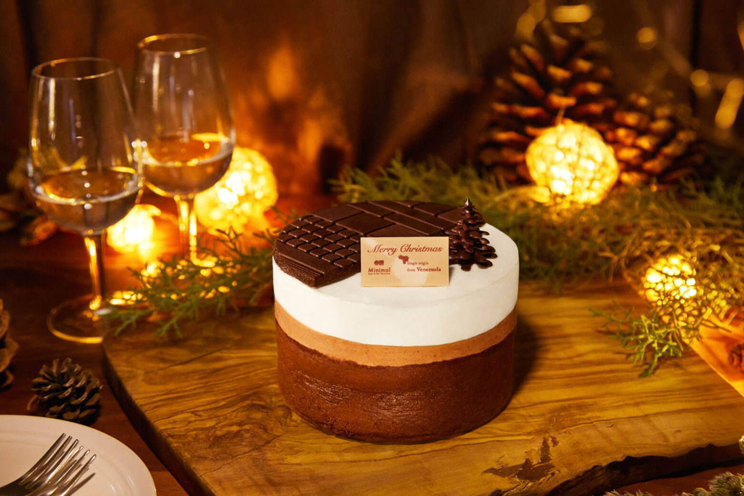 ビーントゥーバーチョコ専門店ミニマルのクリスマスケーキ、1種のカカオ豆からムースなど5層に｜写真3