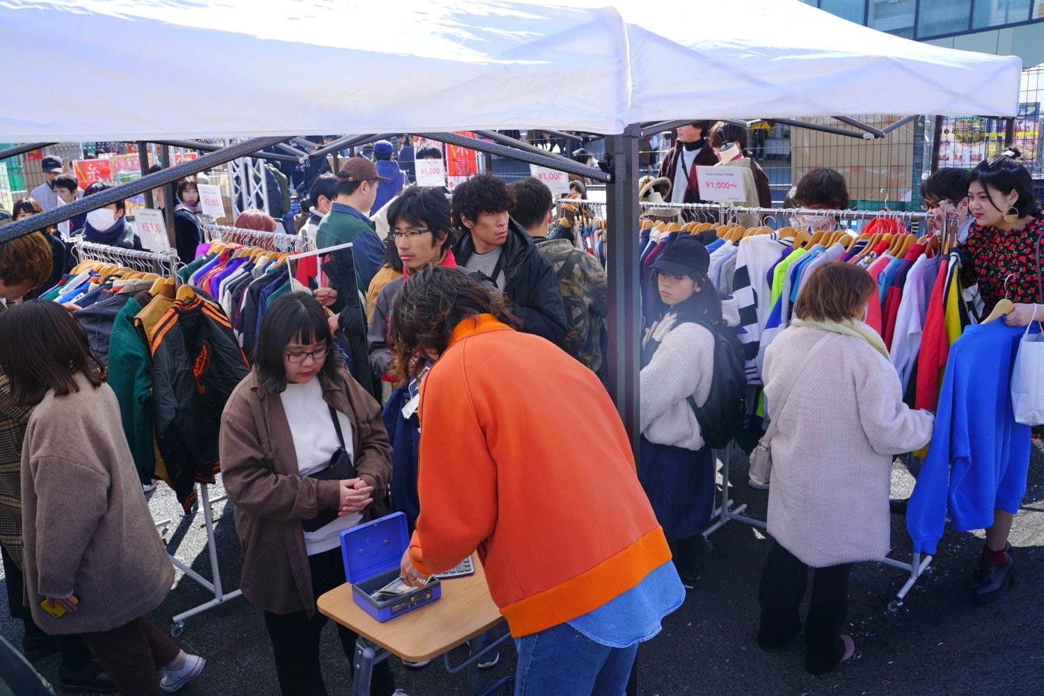 「下北沢古着マーケット」下北沢駅前に古着屋13店舗が集結｜写真10