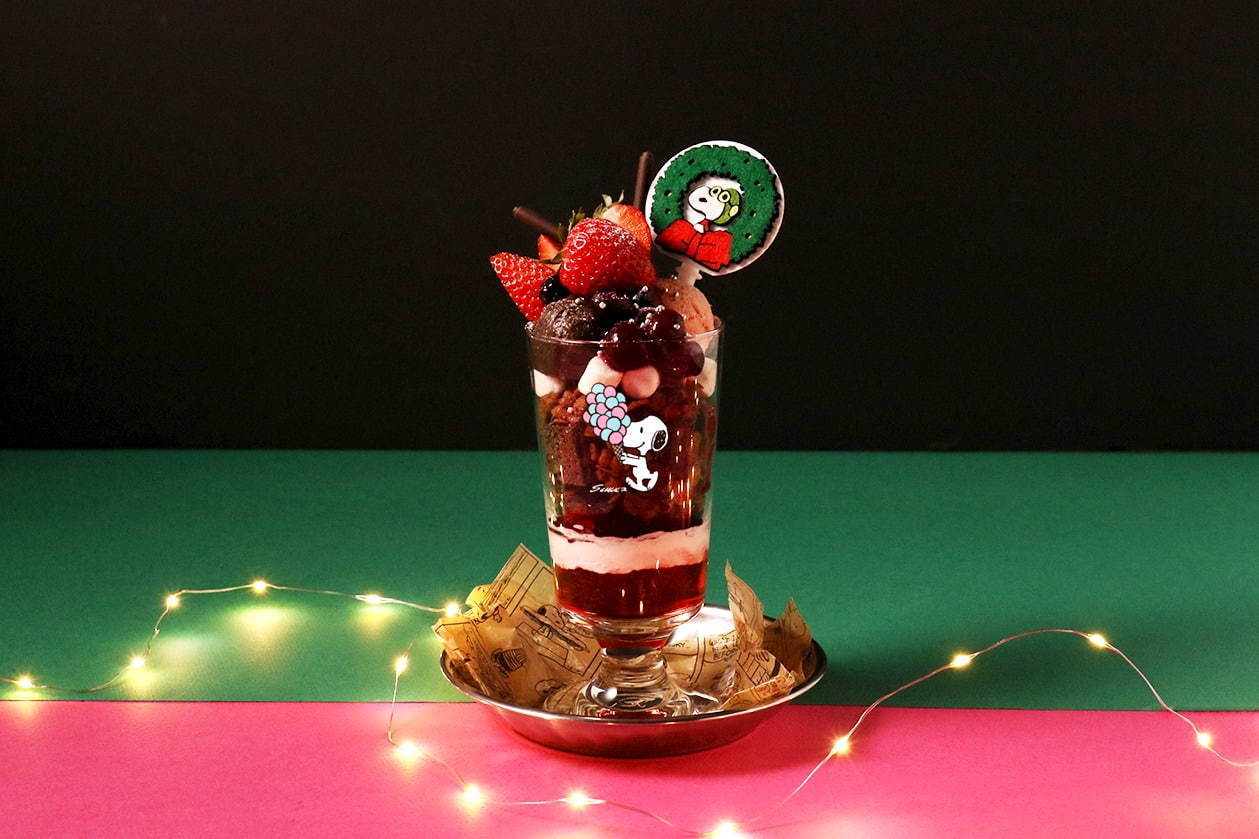 ピーナッツ カフェ ダイナーのクリスマス スヌーピー モチーフのチョコ 苺サンデーや限定コース ファッションプレス