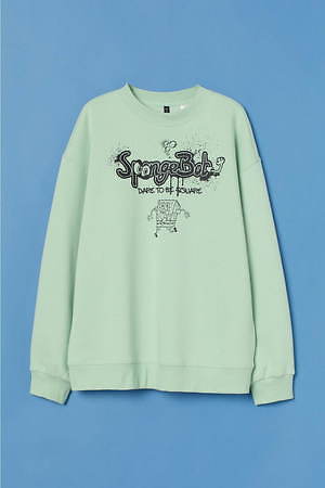 H M スポンジ ボブのウィメンズカプセルコレクション キャラのイラスト乗せたtシャツやスウェット ファッションプレス