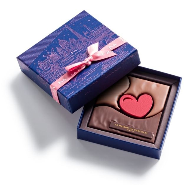 ラ・メゾン・デュ・ショコラ21年バレンタインチョコレート、青く染まっ