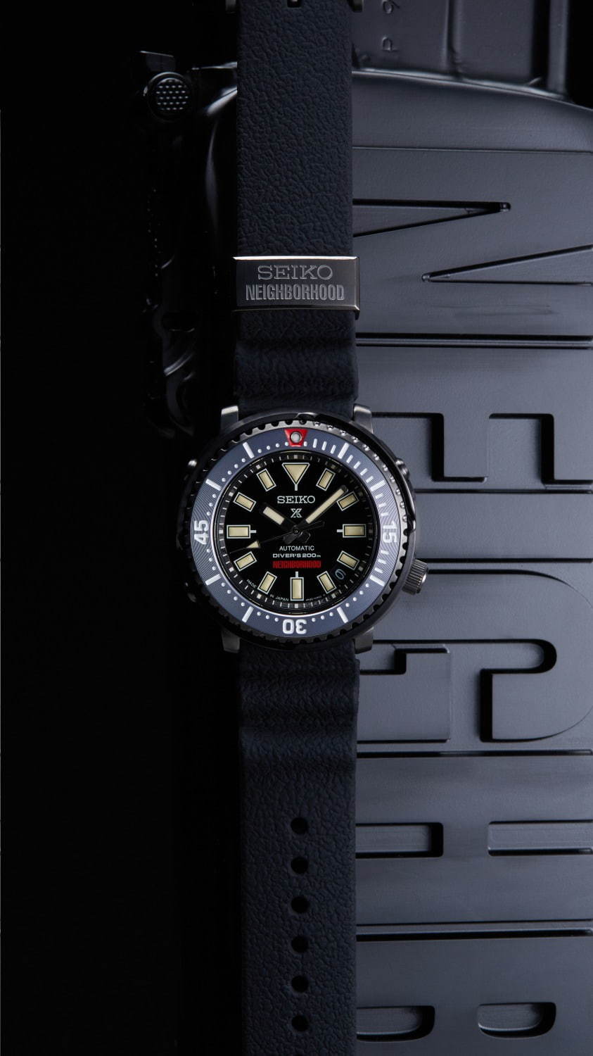 ネイバーフッド×セイコーの腕時計 - Wネームを配した文字盤＆裏蓋 