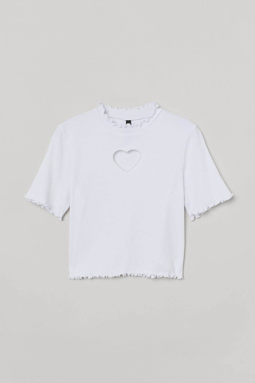 H&M「NiziU」とコラボ、レース襟の小花柄ワンピースやハートTシャツ