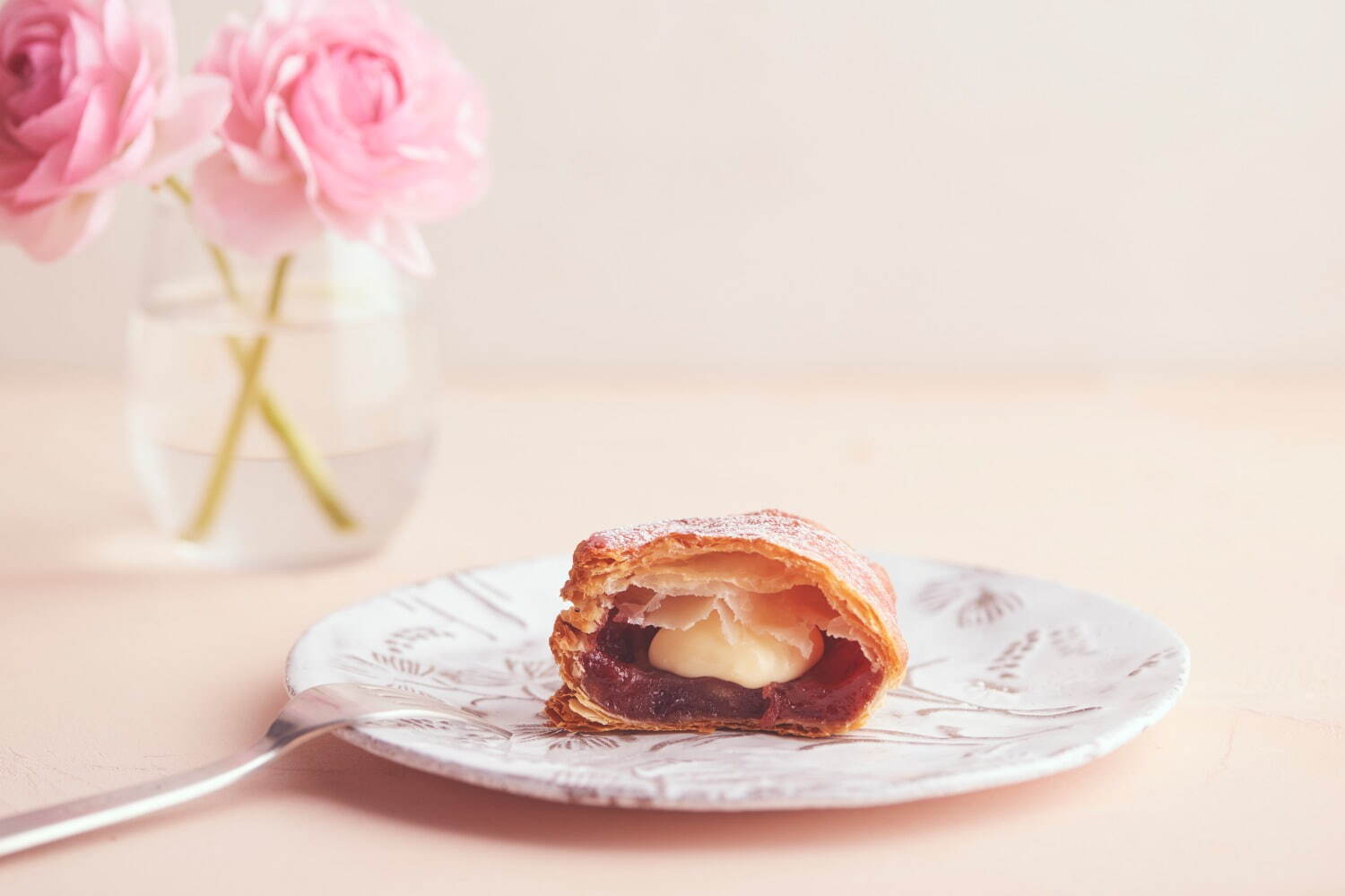 リンゴ(RINGO) 焼きたてホワイトチョコカスタードベリーパイ｜写真2