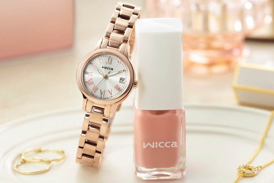 ウィッカ「ネイル」モチーフのグラデカラー腕時計、ピンク色ネイル ...