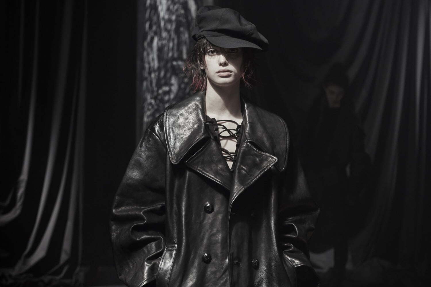 ヨウジヤマモト(Yohji Yamamoto) 2021-22年秋冬ウィメンズコレクション