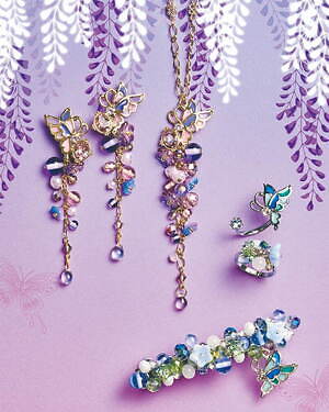アナ スイ 藤の花 イメージの春色ジュエリー ステンドグラス風 蝶 が舞うリングやピアス ファッションプレス