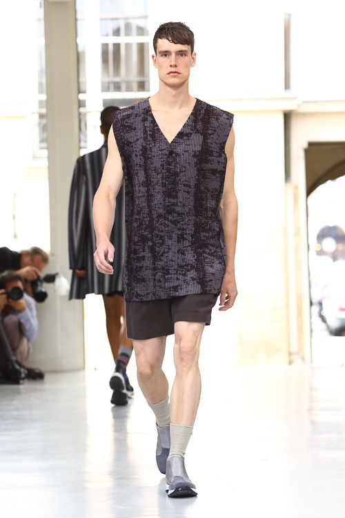 イッセイ ミヤケ メン(ISSEY MIYAKE MEN) 2014年春夏メンズコレクション  - 写真35