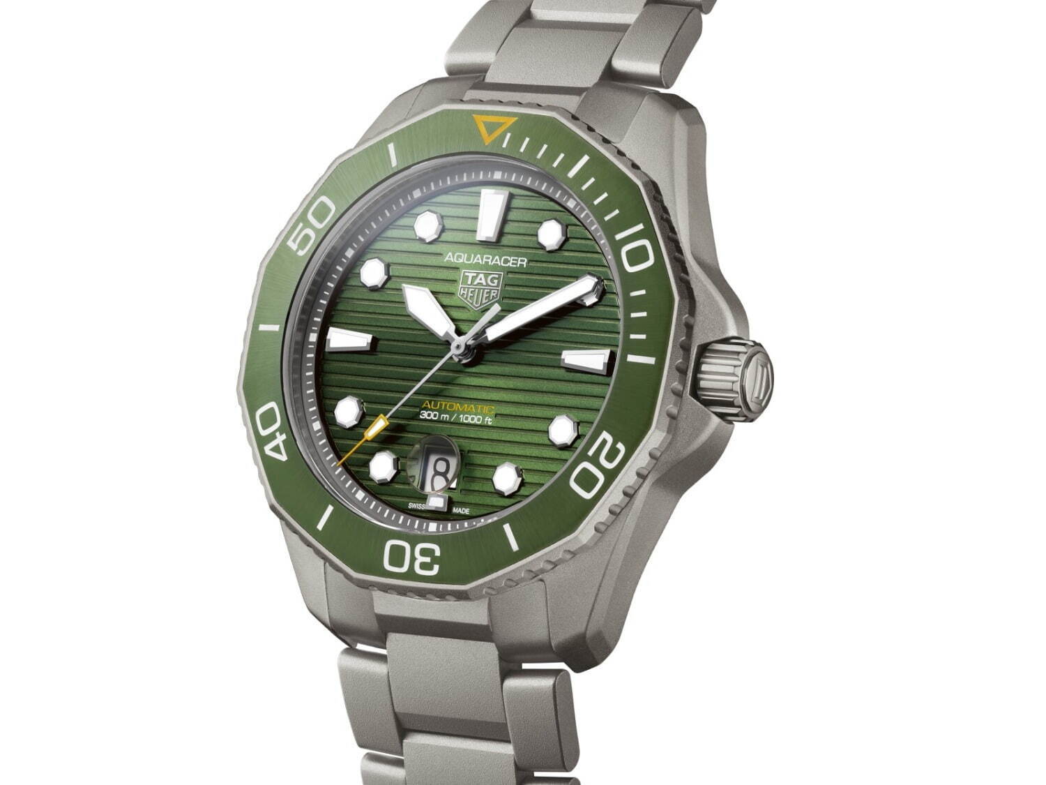 タグ・ホイヤーの人気腕時計「アクアレーサー」刷新、軽量化で装着感 