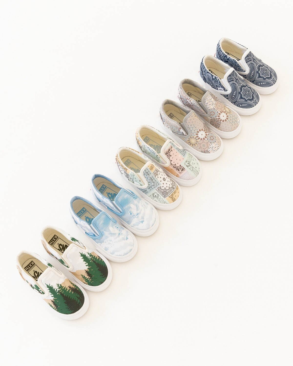 KITH×Vans Vaultのスリッポンスニーカー、花柄や空モチーフなど10種のオリジナル柄で｜写真31