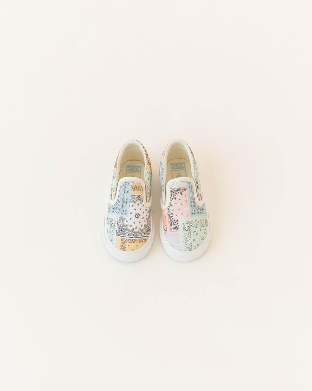 KITH×Vans Vaultのスリッポンスニーカー、花柄や空モチーフなど10種のオリジナル柄で｜写真38