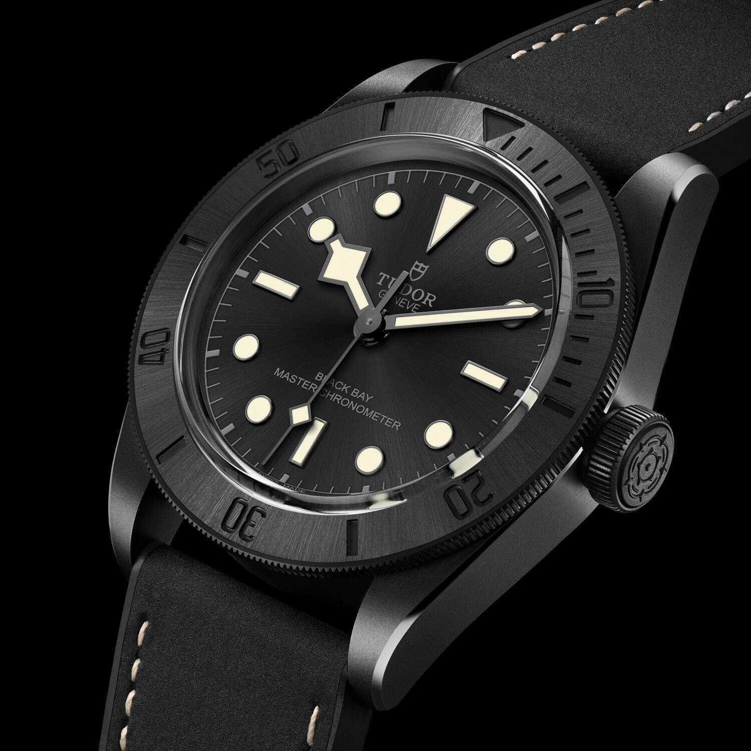 チューダーの新作腕時計「ブラックベイ セラミック」マットなブラック 