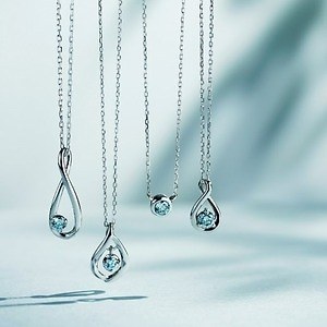 カナル 4 新作ネックレス 永遠の愛 ピンクダイヤモンド 幸福 のブルーダイヤモンド ファッションプレス