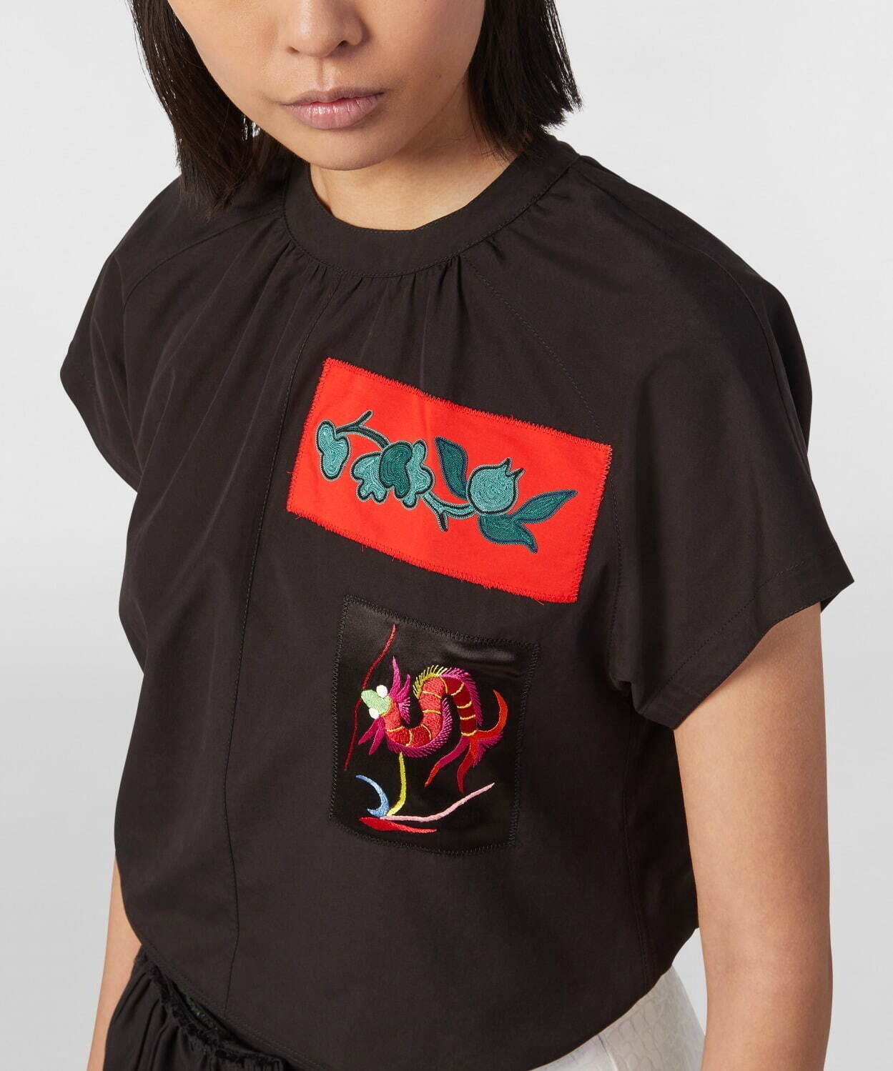 21年夏のレディース半袖tシャツ ハイブランド編 シンプルなロゴ 大胆グラフィックなど ファッションプレス