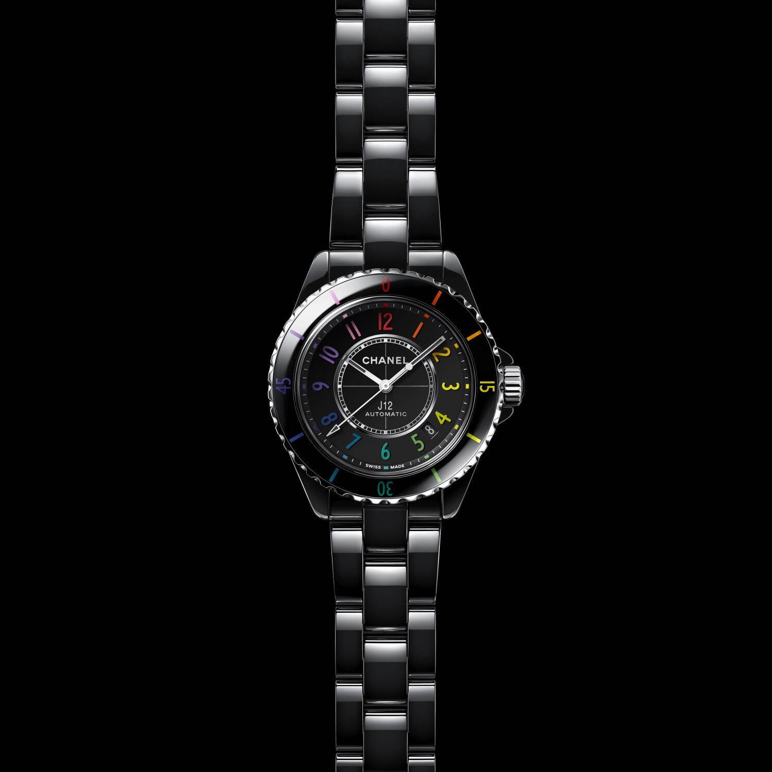 シャネルから“エレクトロ”着想のブラック×ネオンカラー腕時計