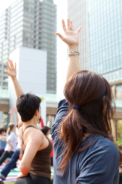 東京ミッドタウンで無料エクササイズイベント開催 - 会場の芝生広場には野外バルも登場｜写真8