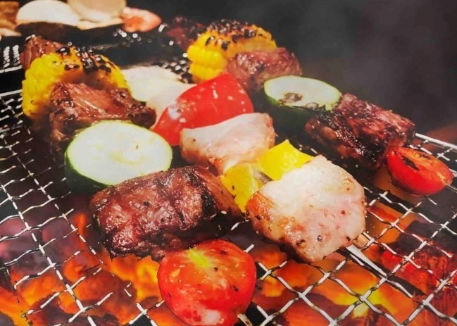 横浜赤レンガ倉庫に“手ぶらOK”の屋外BBQ会場、芝生エリアでピクニックも楽しめる夏イベント｜写真11