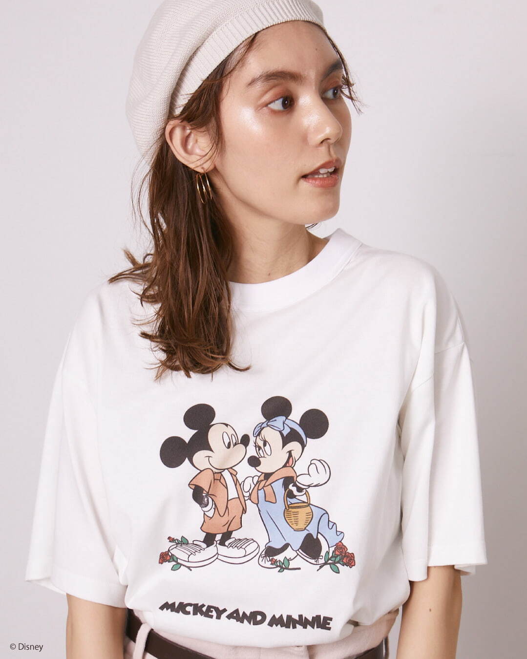 スナイデル ミッキー ミニー のtシャツ バッグ コミックデザインやデートを楽しむ姿をプリント ファッションプレス