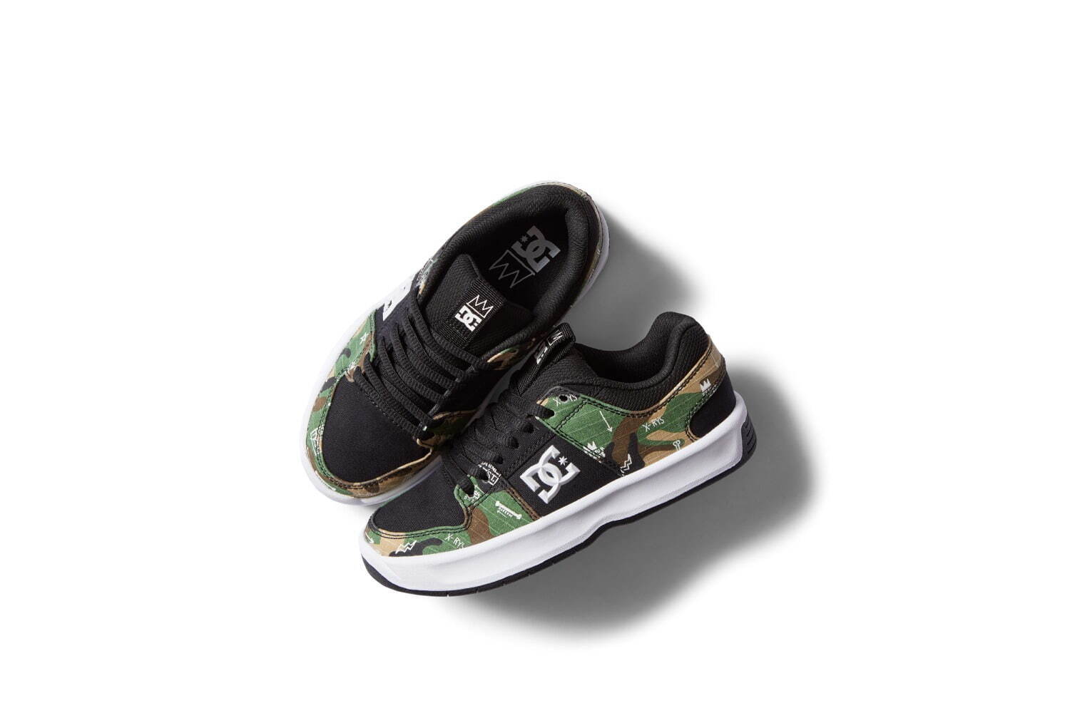 バスキア×DC SHOES、80年代アートを配したスニーカーやスケートボード｜写真15