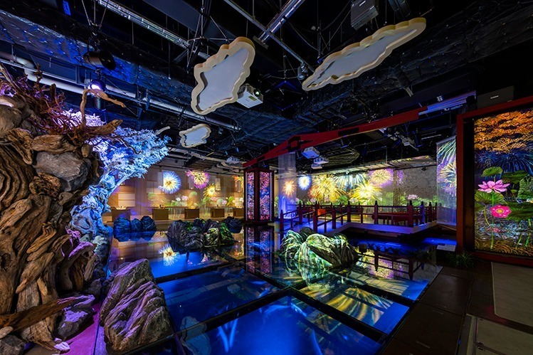 神戸ポートミュージアムの水族館 アトア 約100種類の魚や動物と出会う 巨大な球体水槽も ファッションプレス