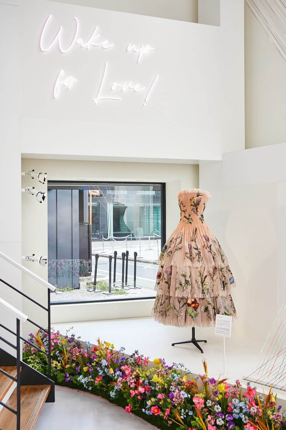 マリア・グラツィア・キウリによるミス ディオール ドレスの展示