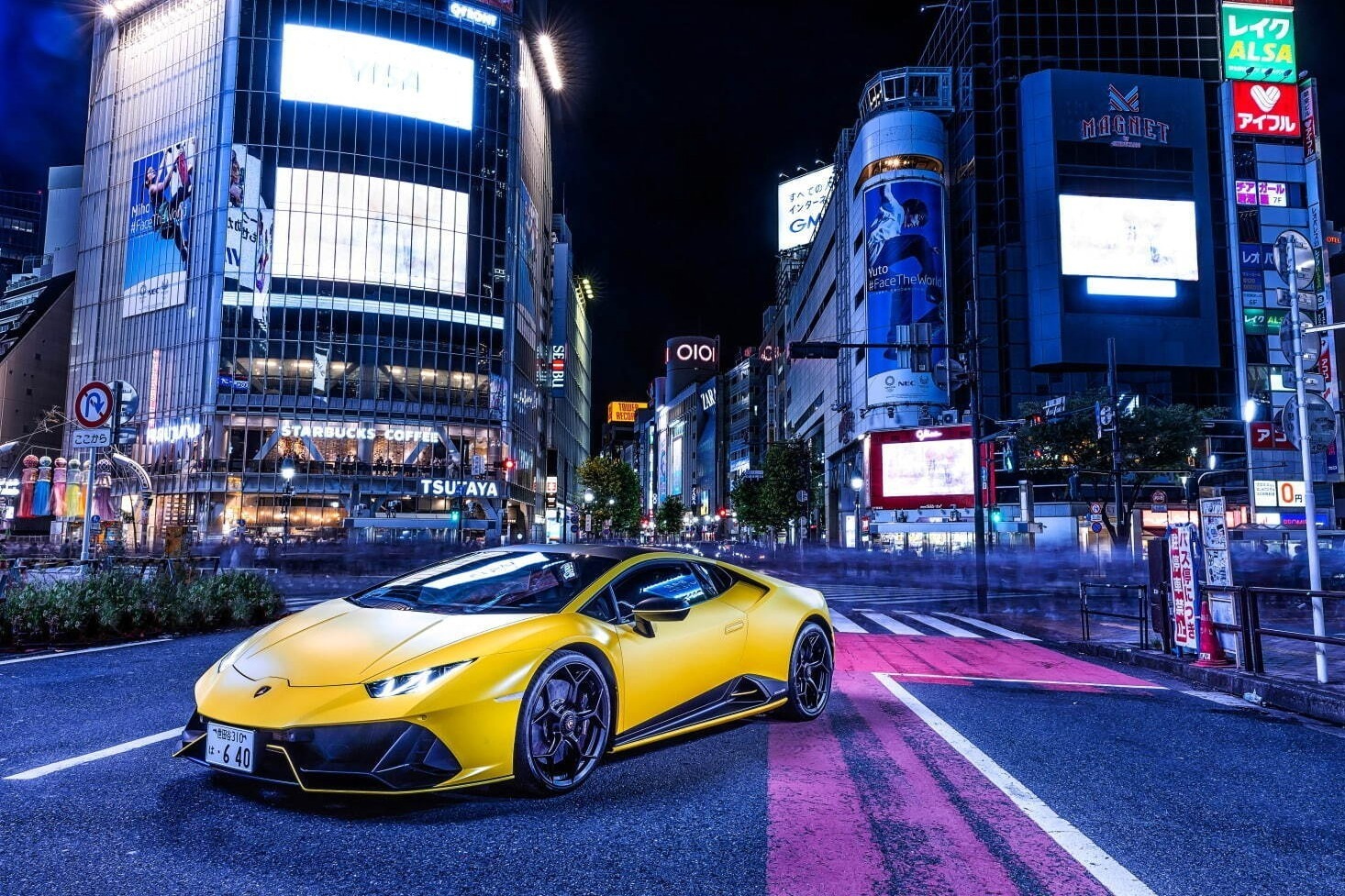 ランボルギーニのスーパースポーツカー“東京の夜景”を彩る大胆かつ