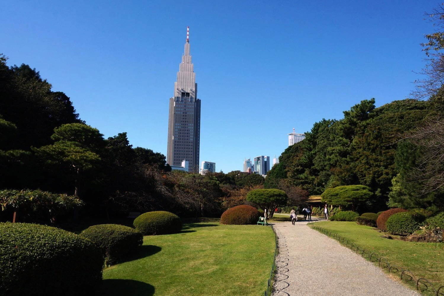 東京都内の大型公園一覧、デートやピクニックにおすすめな人気＆穴場公園を一挙紹介｜写真1