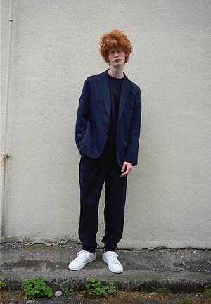 ソフネット×マインデニムのテーラードジャケット＆パンツ、軽やかなコットンウールデニムを使用 - ファッションプレス